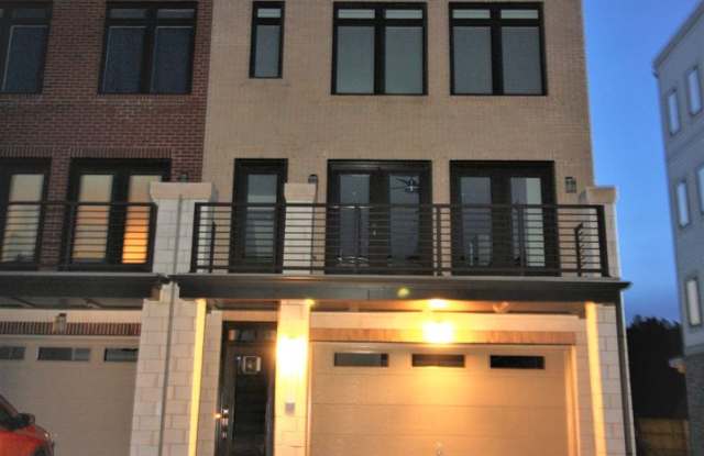 Elegant 3 Bedroom 2 Full 2 Half Bath Townhome in Ashburn photos photos