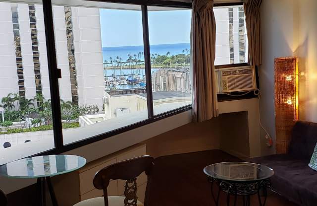 1700 Ala Moana Blvd Gallery 2