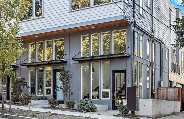 Coveted Queen Anne Hill Location - Live/Work Townhome Loft for Rent! photos photos