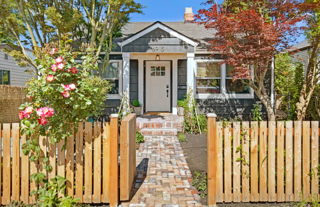 6915 Flora Ave  S - 6915 Flora Avenue South, Seattle, WA 98108