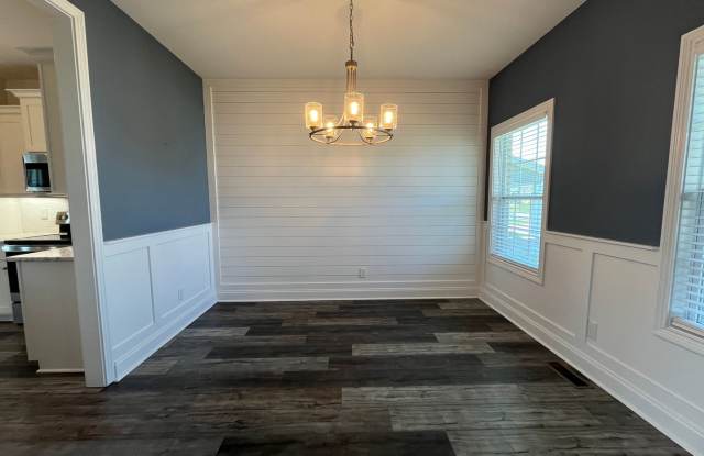 Great 2 story home in Sango! Gallery 3