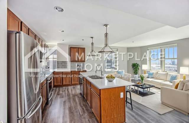 525 W Lafayette Blvd - 525 West Lafayette Boulevard, Detroit, MI 48226