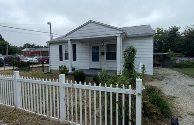 1667 South Kerth Ave. Evansville, IN 47714 Gallery 1