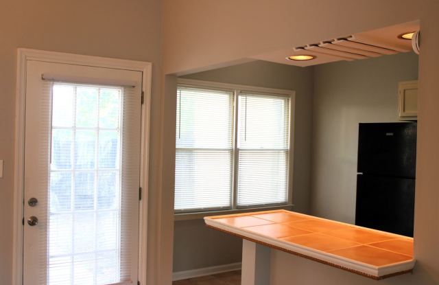2 bed, 1.5 bath townhome in Helena with fenced yard Gallery 4