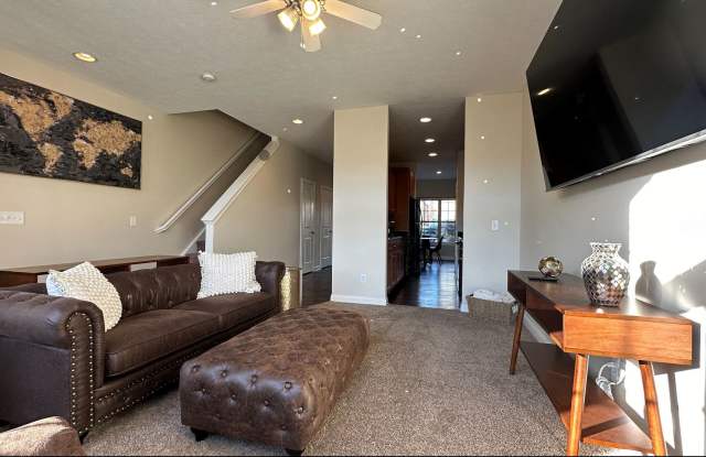Amazing Location - Downtown Modern Living: 4 Bed 4 Bath! photos photos