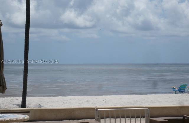 3300 N Surf Rd photos photos