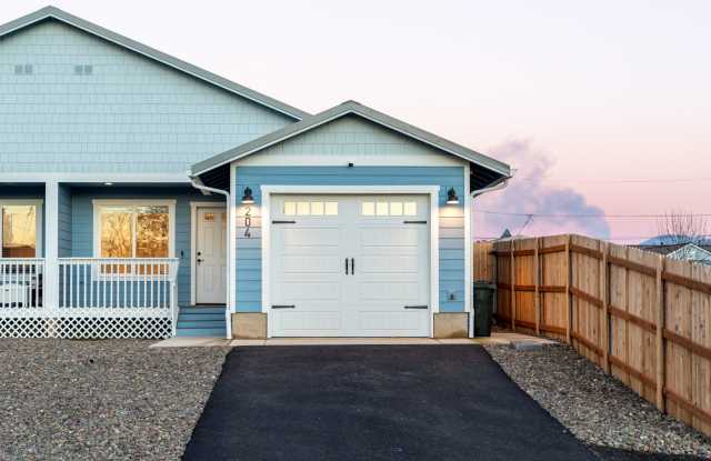 Brand new 3 bedroom 2 bath Sutherlin duplex photos photos