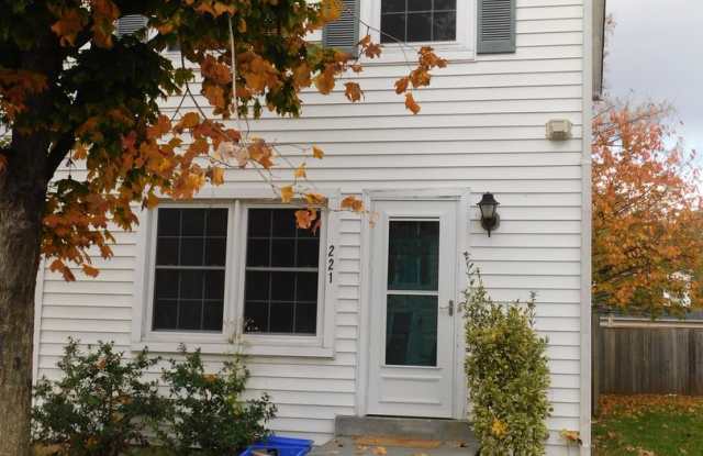 End Unit Townhouse!! photos photos