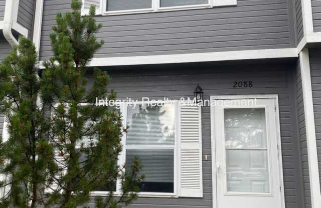 2 Bed/1.5 Bath, 1218 Sqft - 2088 Oakcrest Cir photos photos