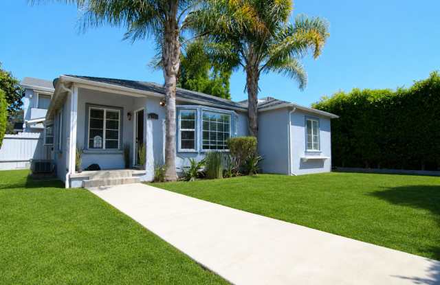 3-Bed, 3-Bath Home in Lake Balboa photos photos
