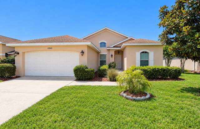 Gorgeous 4BD/2BTH Home on Meadow Oaks Golf Course! Gallery 3