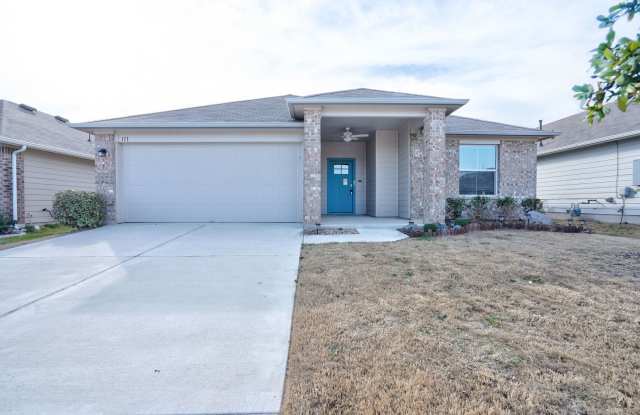 Charming 4/BR 2/BA One-Level Home with Spacious Layout photos photos