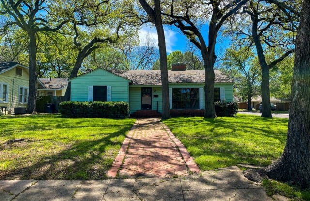 1723 Maplewood Ave - 1723 Maplewood Ave, Corsicana, TX 75110