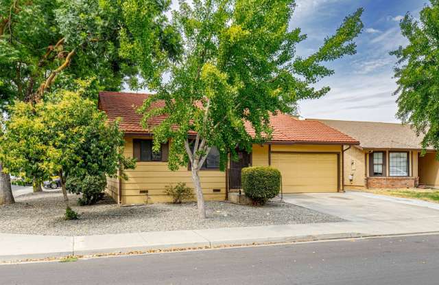 3 bed 2 bath home for RENT in Modesto by Highway 99 and Costco! Gallery 4
