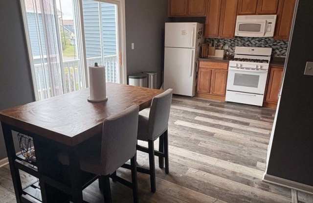 1800 Fieldstone Drive N Gallery 4