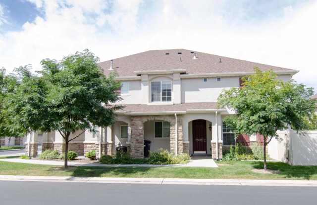 1054 W 70 N photos photos