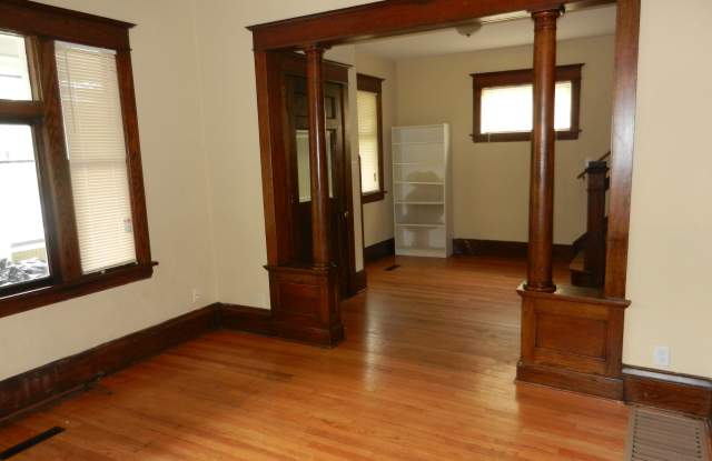 556 Charles Ave Gallery 3