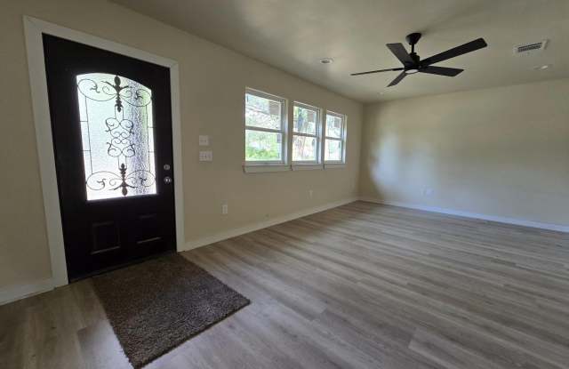 3435 Kenwood Gallery 4