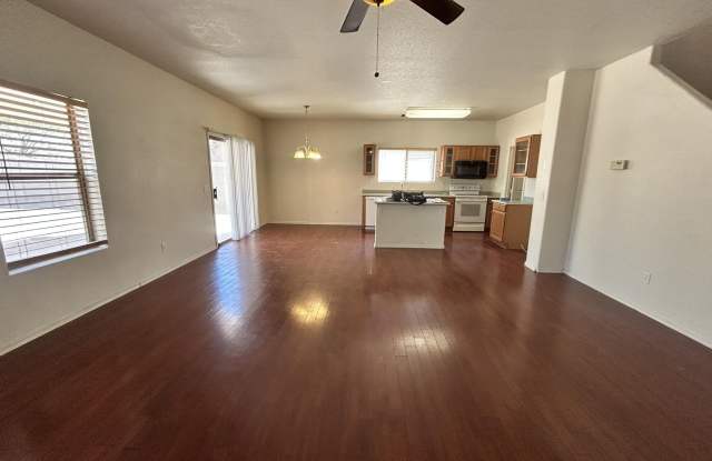 2430 E COUNTY DOWN Drive Gallery 3
