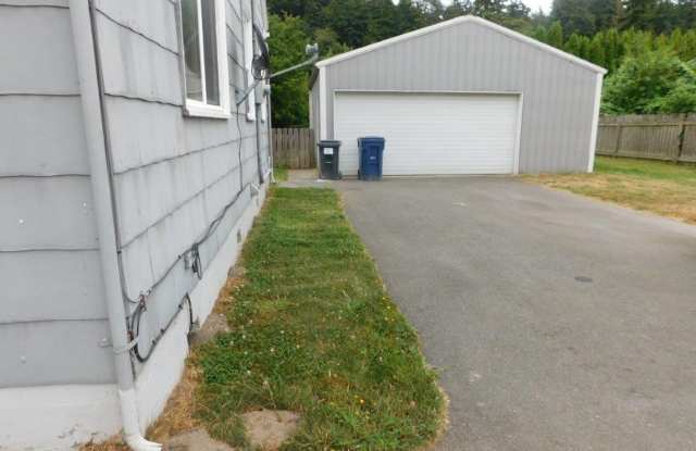 Two Story Single Family House with 2.5 Car Garage Gallery 3