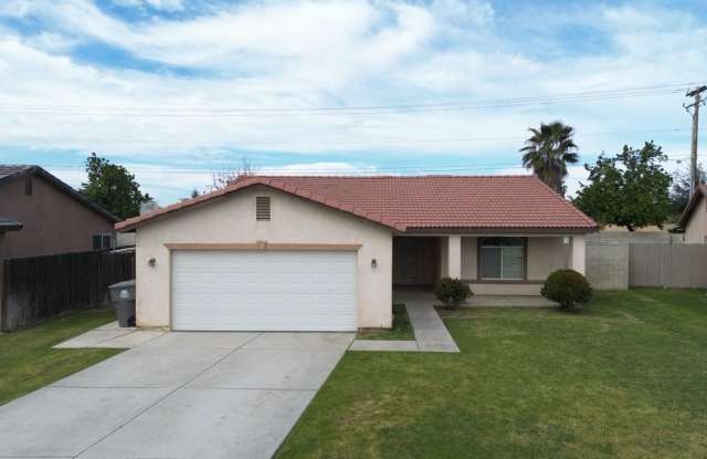 Charming 4-Bedroom, 2-Bathroom Home in Southeast Bakersfield - 1208 Lucerne Drive, Bakersfield, CA 93307