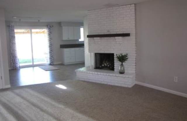 1407 Zoe Court Gallery 2