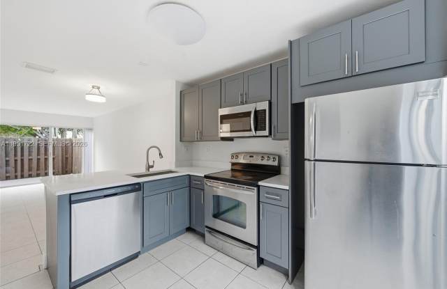 3001 NW 5th Ter photos photos