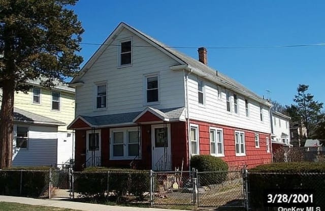 16 Walnut Street - 16 Walnut Street, Greenvale, NY 11548