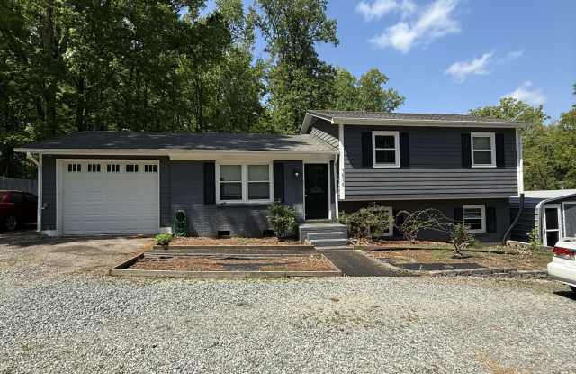 7010 Sorrell Lane - 4 photos photos