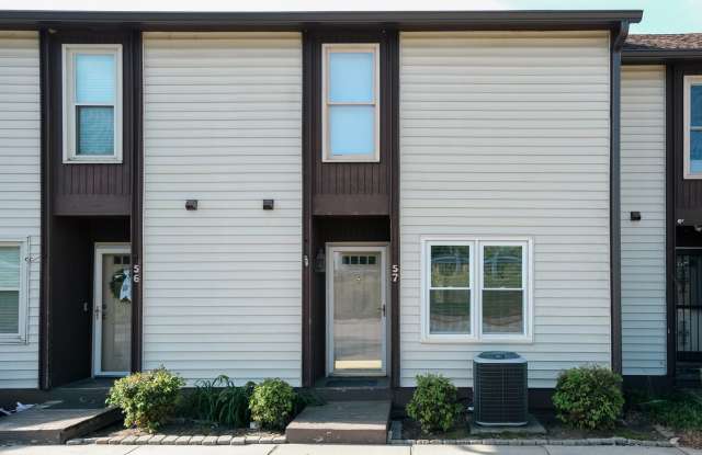 2BR/2.5BA Condo w/ Community Pool in Simsponville! photos photos