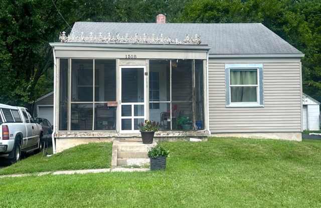 Charming 2 Bed, 1 Bath Home with Screened Front Porch! photos photos