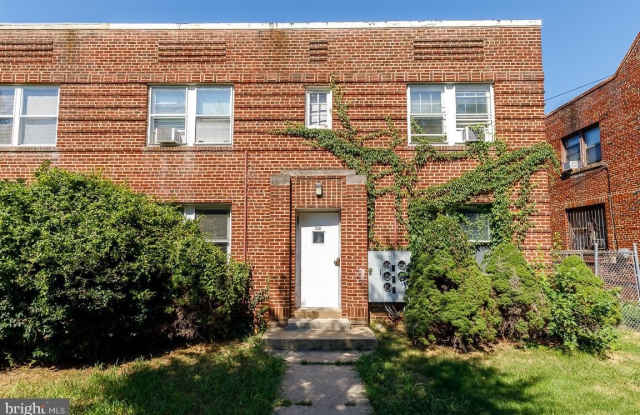 430 MELLON Street SE unit: 2 photos photos