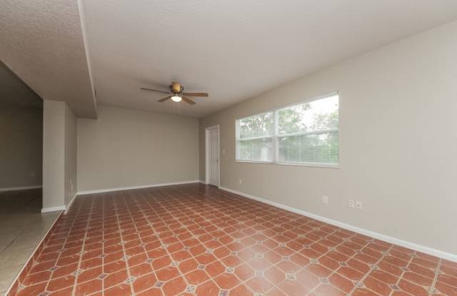 149 Whitman Road Gallery 4