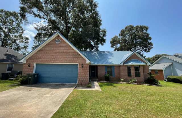 Quail Hollow - Quarterly Pest, Lawn Care, and Pool Care Included! - 2810 Quail Cove, Enterprise, AL 36330