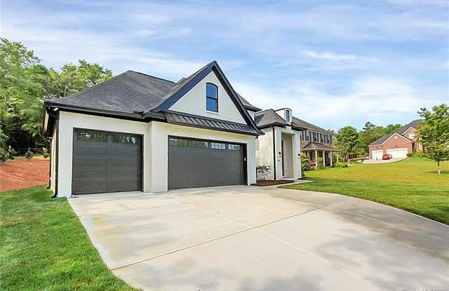6081 Diamond Place Gallery 3