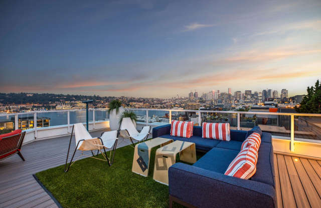 Summit at Lake Union Gallery 3