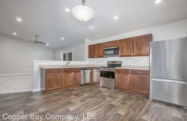 1202 Pinewood Drive Gallery 4