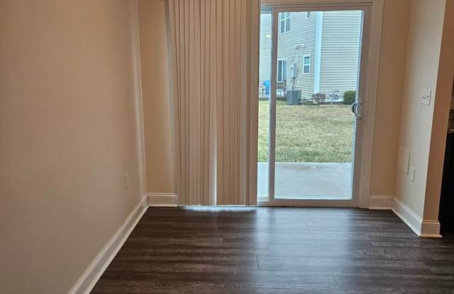 3 Bedroom, 3.5 Bath Townhouse Gallery 3