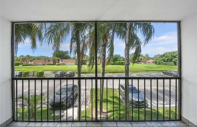 1008 Green Pine Boulevard Gallery 1