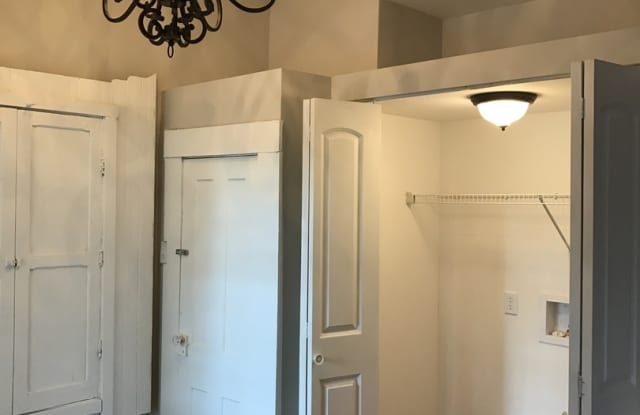 Stunning Large Home near Tower Grove Park photos photos