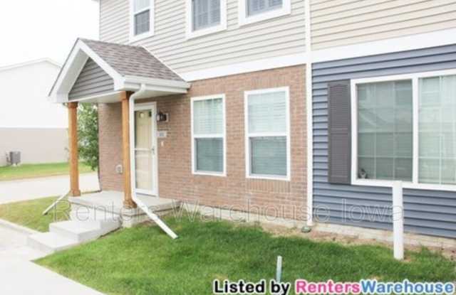 9155 Coneflower Dr - 9155 Coneflower Drive, West Des Moines, IA 50266