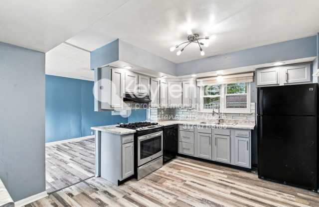 Well-Situated 3-Bedroom Corner-Lot Home with Fenced Yard & Fireplace Gallery 4