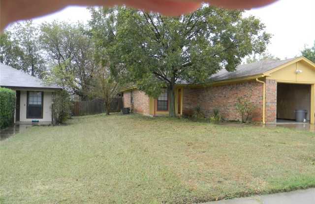 1121 Landsdale Lane - 1121 Landsdale Lane, Saginaw, TX 76179