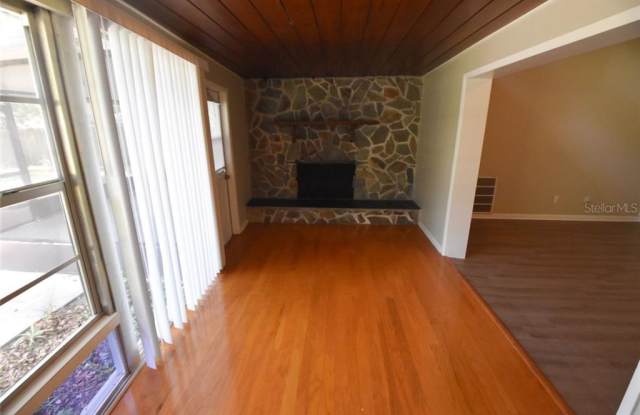 211 S COMET AVENUE - 211 South Comet Avenue, Clearwater, FL 33765