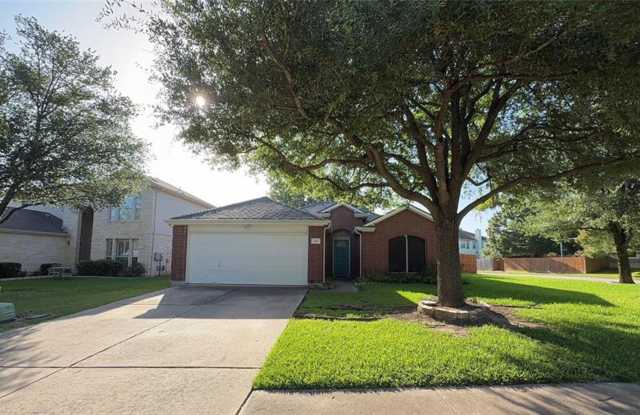 Beautiful 3 bed 2 bath house on corner lot photos photos