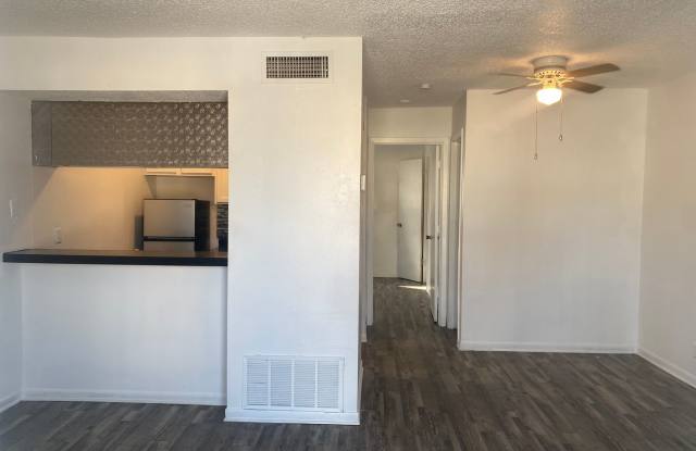 SPACIOUS ONE BEDROOM NEAR BOTANICAL GARDENS photos photos