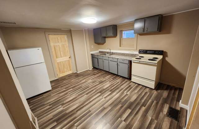 3 Bedroom Home Available in Harrisburg! - 1517 Walnut Street, Harrisburg, PA 17103