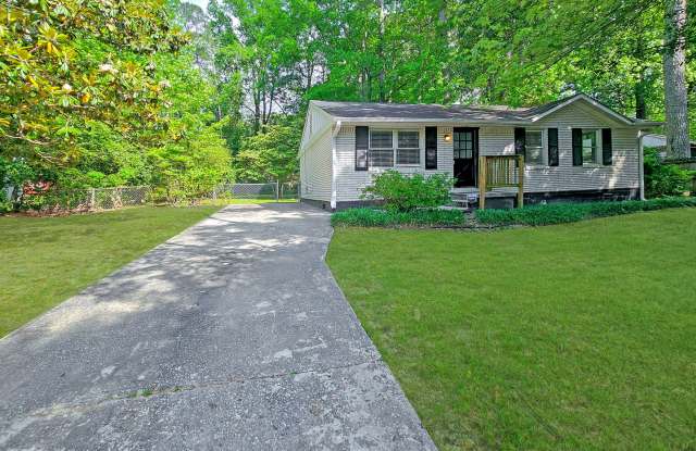 Fabulous 3-Bedroom Brick Ranch with Fenced Backyard in Jonesboro photos photos