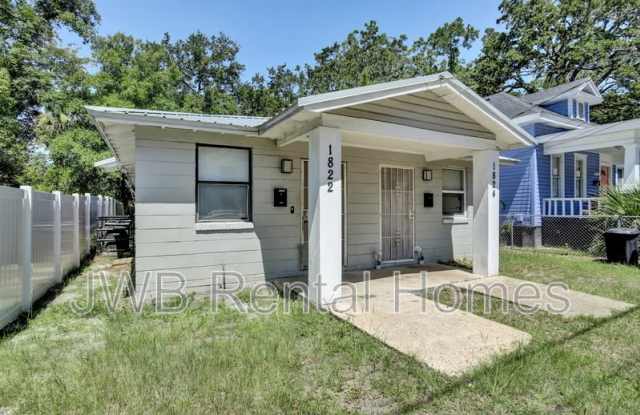 1822 Francis St photos photos