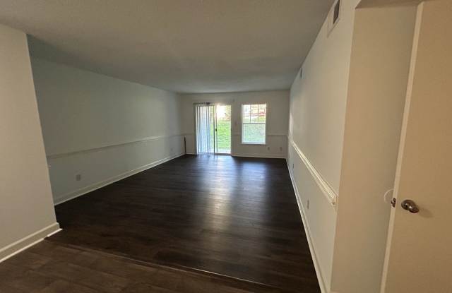 2504 Avent Ferry Rd Apt# 103 - Bev Roberts Rentals and Property Management Gallery 4